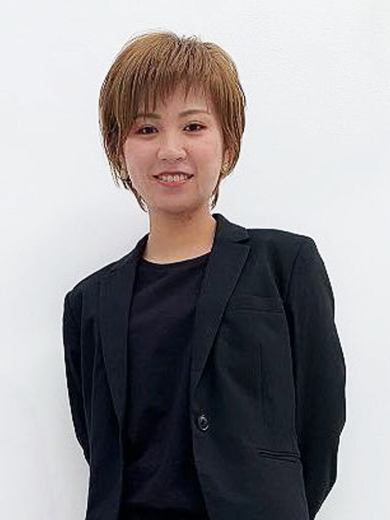 甲田　采香